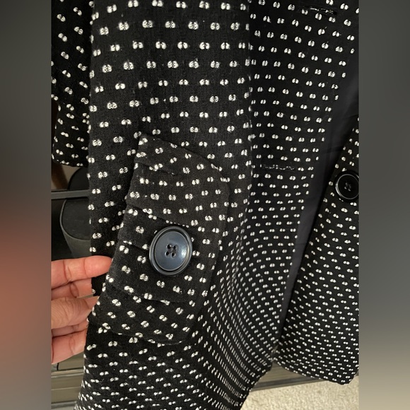 Beautiful coat - Picture 5 of 8